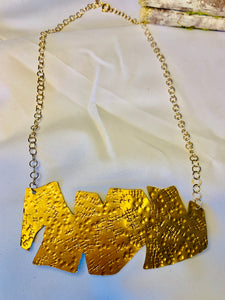 Large necklace in brass cutwork and hammered- MP-N5: Mancha de Plátano Collection